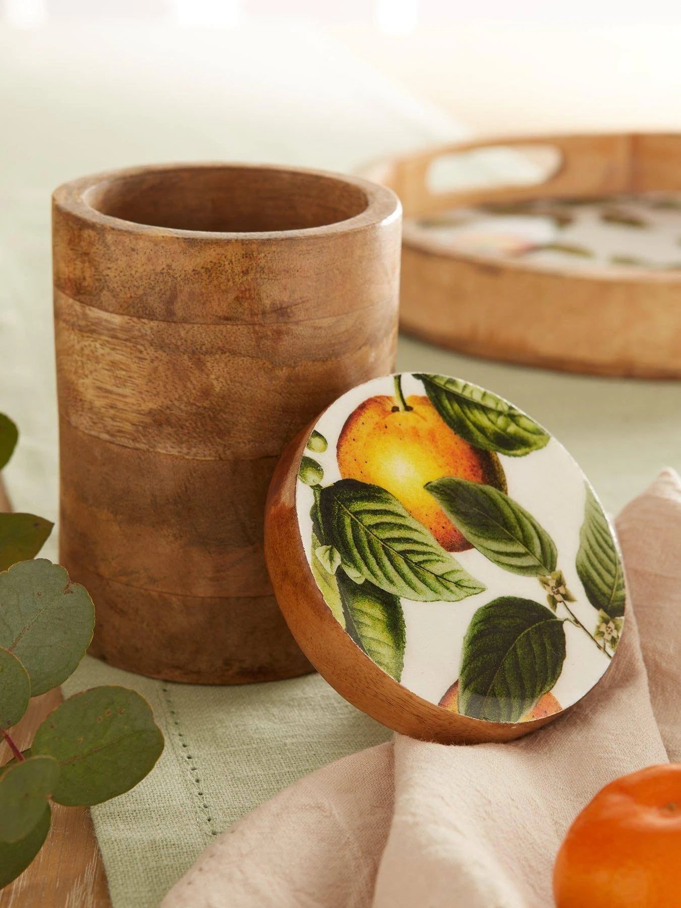 Small enamelled orange blossom pot